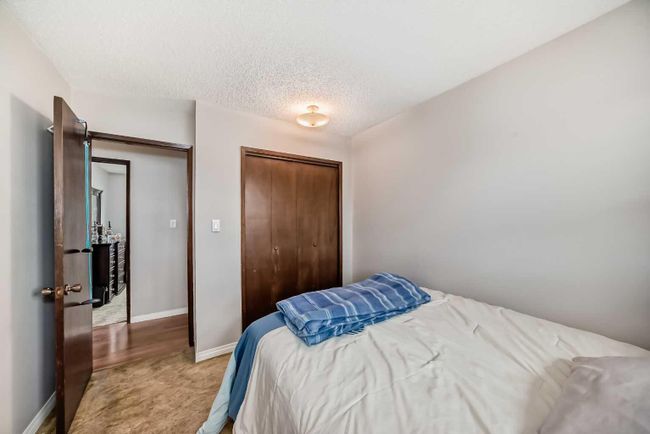 3816 Dover Ridge Drive Se, Home with 3 bedrooms, 1 bathrooms and 2 parking in Calgary AB | Image 20