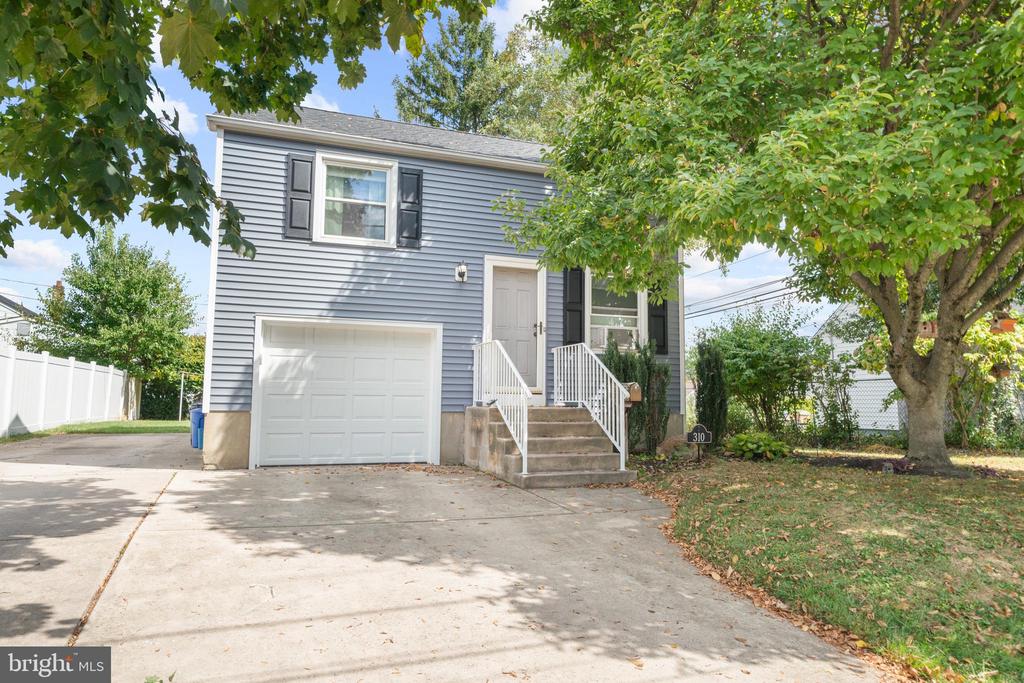 Cox Ave, Morrisville, PA 19067