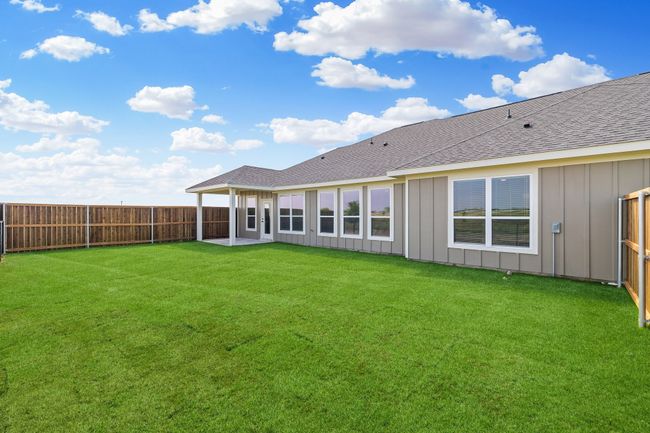 7036 Guilford Ct, Home with 8 bedrooms, 4 bathrooms and 2 parking in Midlothian TX | Image 7