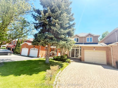 2300 Springfield Crescent, Oakville, ON, L6J7P8 | Card Image