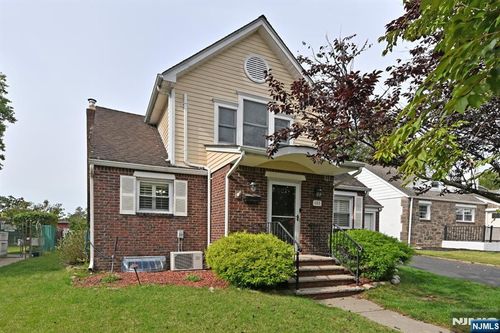 181 Huguenot Dr, New Milford, NJ, 07646-3210 | Card Image