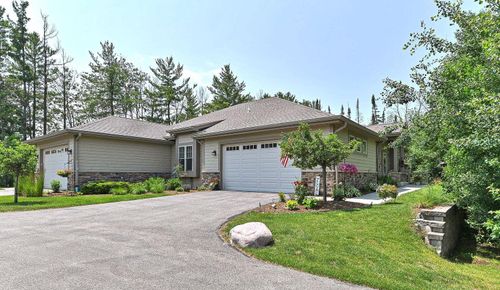 5717965 Tall Pines Cir, Menomonee Falls, WI, 53051-5581 | Card Image