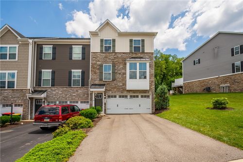 152 Cole Dr, Mc Kees Rocks, PA, 15136-4103 | Card Image