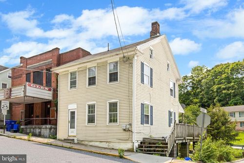 35 Manchester St, GLEN ROCK, PA, 17327-1301 | Card Image