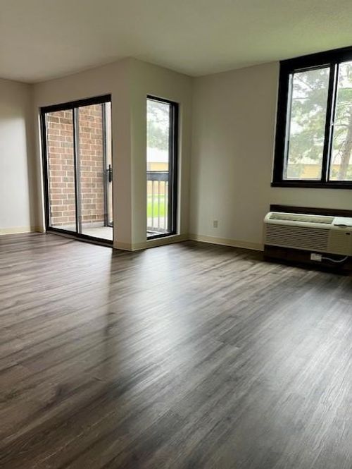 apt-103-1181 Edgcumbe Rd, Saint Paul, MN, 55105-2832 | Card Image