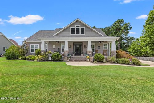 102 Rollingwood Dr, New Bern, NC, 28562-8406 | Card Image