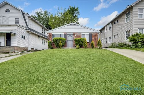 2146 Alvin St, Toledo, OH, 43607-1304 | Card Image