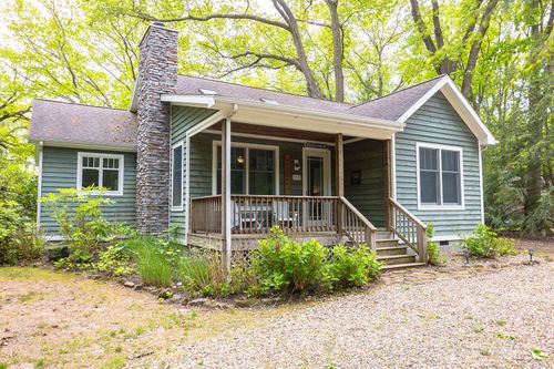 9720 Woodlawn Ave, Union Pier, MI, 49129-9483 | Card Image