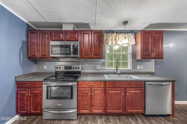 107 Indian Cave Dr, House other with 4 bedrooms, 2 bathrooms and null parking in Richlands NC | Image 11