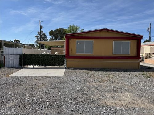 221 W Comstock Cir N, Pahrump, NV, 89048-5400 | Card Image