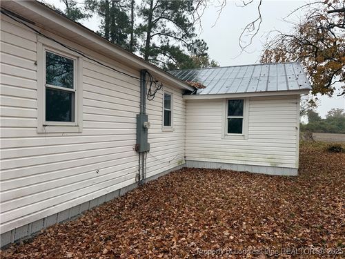 1055 Old Fayetteville Rd, Salemburg, NC, 28385-9006 | Card Image