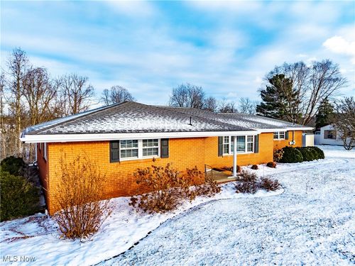 330 Wynncrest Dr, Marietta, OH, 45750-6577 | Card Image