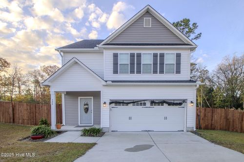 504 Poults Dr, Richlands, NC, 28574-8005 | Card Image