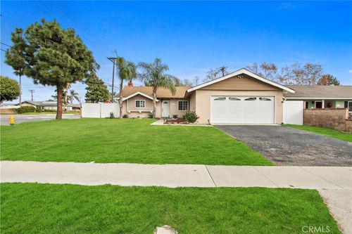 15502 Pelican Ln, Huntington Beach, CA, 92649-1411 | Card Image