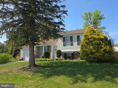 3911 Sandra Dr, YORK, PA, 17402-5113 | Card Image
