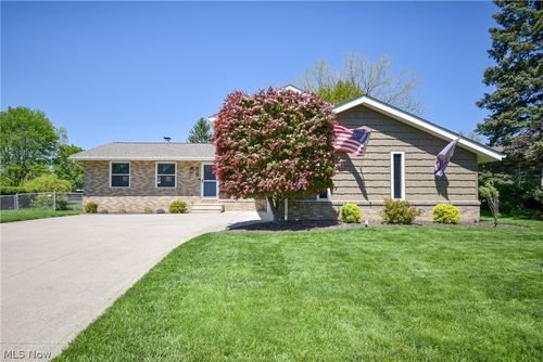 4749 Wolff Dr, Brunswick, OH, 44212-2550 | Card Image