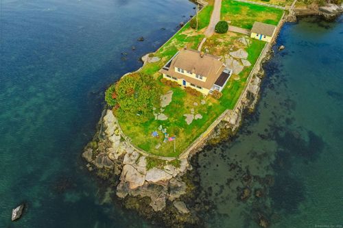 49 Noble Ave, Groton, CT, 06340-5624 | Card Image