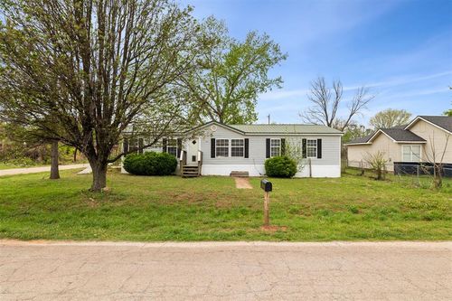 816 Oak St, Maysville, OK, 73057-9666 | Card Image