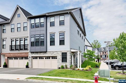 32 Melody Ln, Upper Saddle River, NJ, 07458 | Card Image