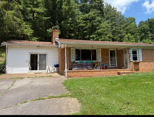 97 Hummingbird Ln, Galax, VA, 24333-5591 | Card Image