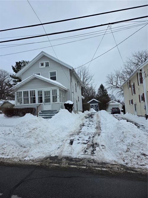 35 Buffalo St, Canandaigua, NY, 14424-1001 | Card Image