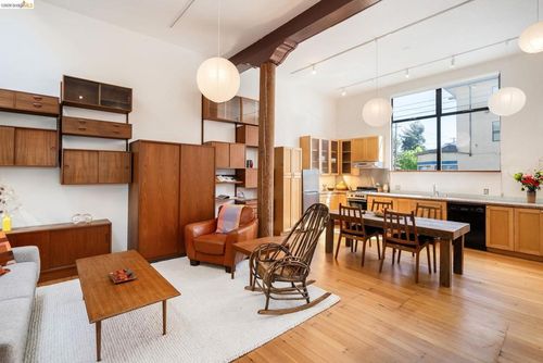 2484 Martin Luther King Jr Way, Berkeley, CA, 94704-1914 | Card Image