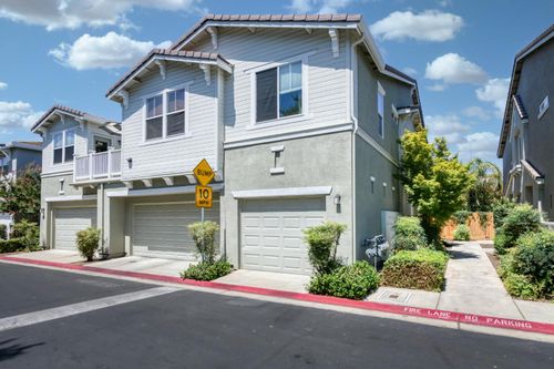 2095 Boccioni Ln, Clovis, CA, 93611-6179 | Card Image