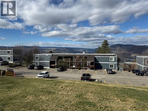 33-1810 Summit Drive, Kamloops, BC, V2E2C7 | Card Image