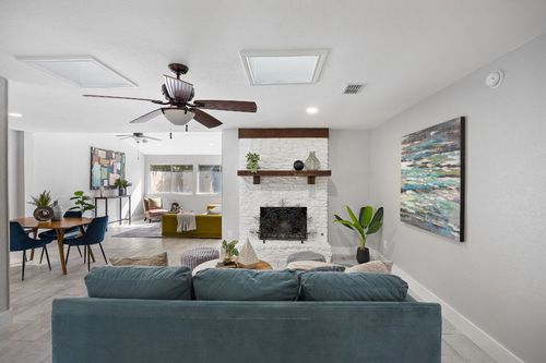 7321 Shadywood Dr, Austin, TX, 78745-6485 | Card Image