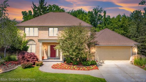 31223 Country Ridge Cir, Farmington Hills, MI, 48331-1123 | Card Image