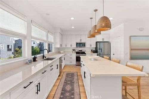 519 Caleigh Ln, Costa Mesa, CA, 92627-8561 | Card Image