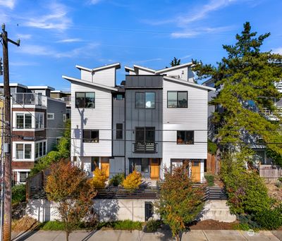 B - 2646 Nw 59th Street, Townhouse with 3 bedrooms, 1 bathrooms and null parking in Seattle WA | Image 3