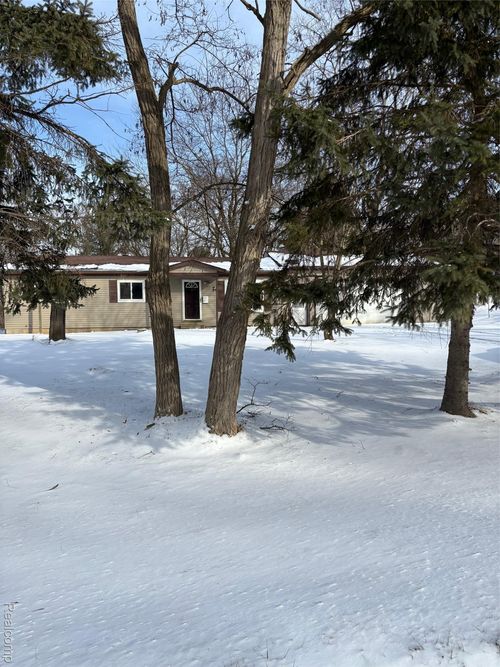 4225 Baldwin Rd, Metamora, MI, 48455-8925 | Card Image