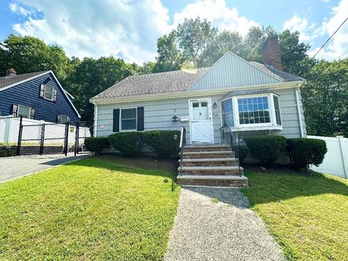 15 Cannon Rock Rd, Lynn, MA, 01904-1513 | Card Image