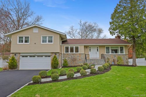 24 Aspen Rd, New Rochelle, NY, 10804-1902 | Card Image