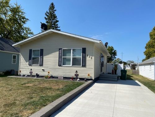 213 4th St, Standard, IL, 61363-1217 | Card Image