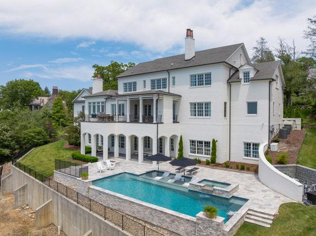 802 W Brow Rd, Home with 7 bedrooms, 8 bathrooms and 4 parking in Lookout Mountain TN | Image 96