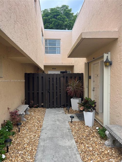 8925-8925 Ne 4th Avenue Rd, Miami Shores, FL, 33138-3180 | Card Image