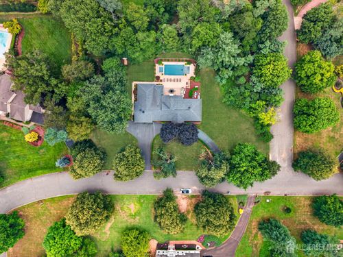 7 Darien Ct, Colts Neck, NJ, 07722-1706 | Card Image