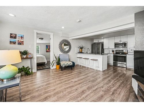 624 Stuart St, Denver, CO, 80204-2937 | Card Image