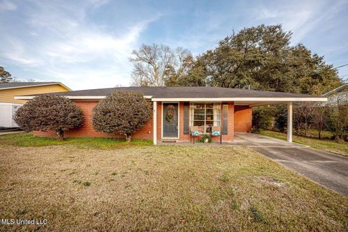 407 Holly Rd, Ocean Springs, MS, 39564-5207 | Card Image