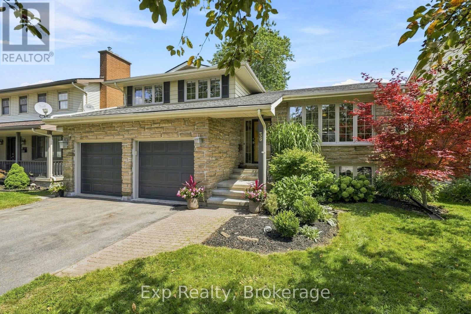 Residential in Belleville (Belleville Ward) 3