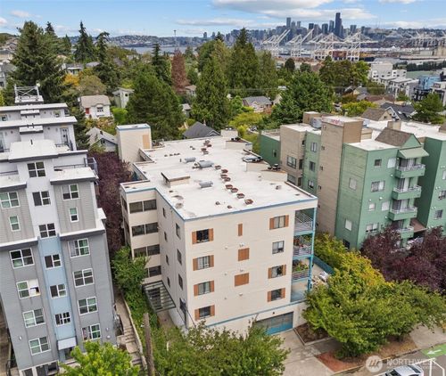 apt-301-3256 Sw Avalon Way, Seattle, WA, 98126-2689 | Card Image