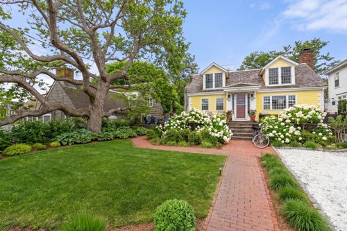 a-558A Commercial St, Provincetown, MA, 02657-1729 | Card Image