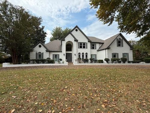 8893 Poplar Pike, Germantown, TN, 38138-7751 | Card Image