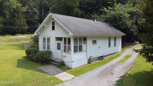 84 Spring Ave, Troy, NY, 12180-4741 | Card Image