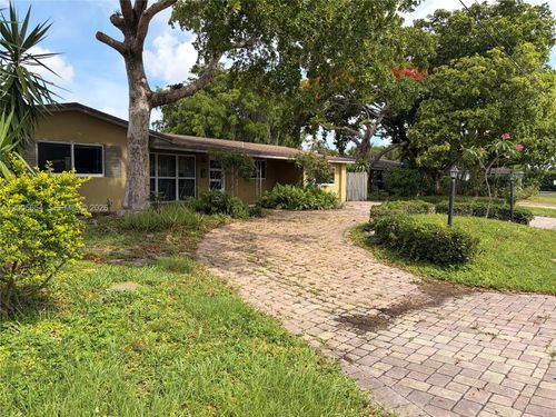 4401 Ne 15th Ter, Oakland Park, FL, 33334-5525 | Card Image