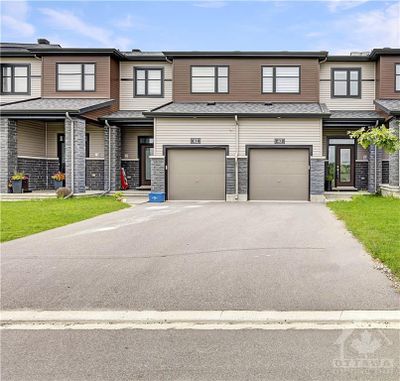 43 Finglas Crt, Townhouse with 3 bedrooms, 4 bathrooms and 3 parking in Ottawa ON | Image 1