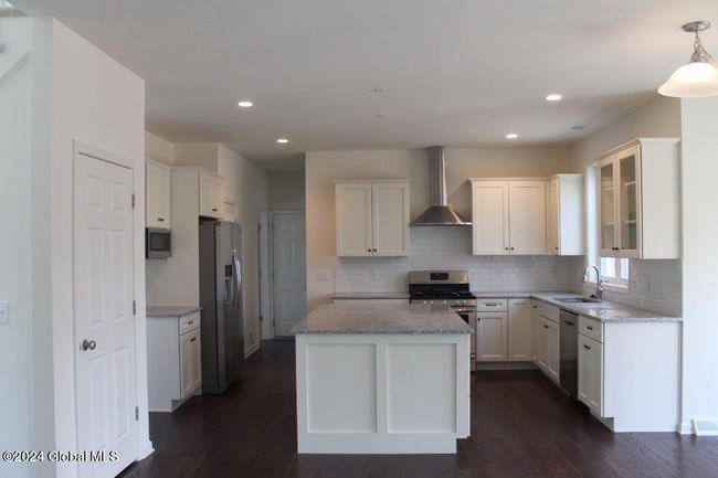 37 Jack Dr, House other with 3 bedrooms, 3 bathrooms and 4 parking in Mechanicville NY | Image 15