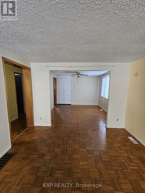 18 Valley Cres, Elliot Lake, ON, P5A2G6 | Card Image